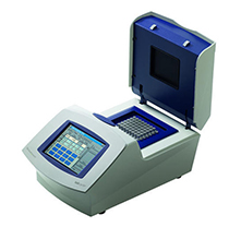 Gradient thermal cycler